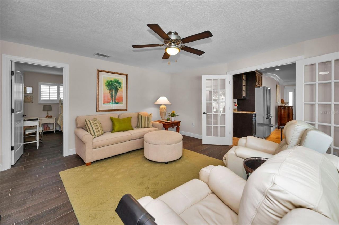 2057 Kansas Avenue Ne, Saint Petersburg, FL 33703 Photo