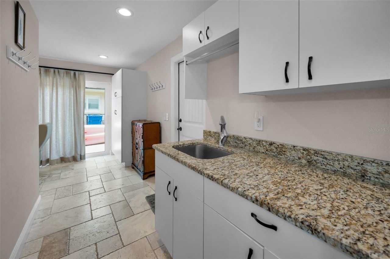 2057 Kansas Avenue Ne, Saint Petersburg, FL 33703 Photo