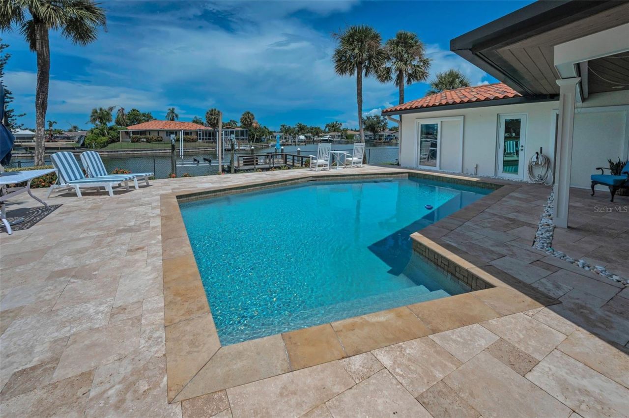 2057 Kansas Avenue Ne, Saint Petersburg, FL 33703 Photo