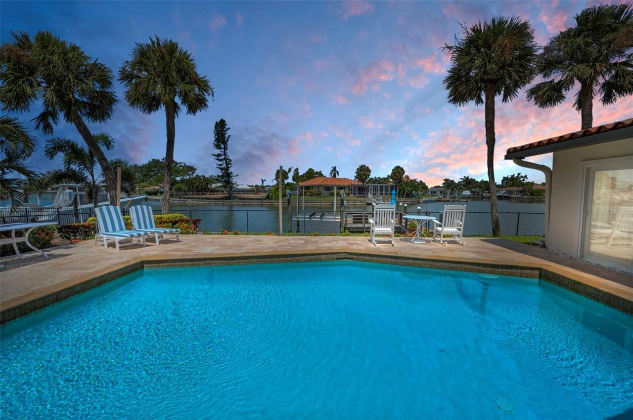 2057 Kansas Avenue Ne, Saint Petersburg, FL 33703 Photo