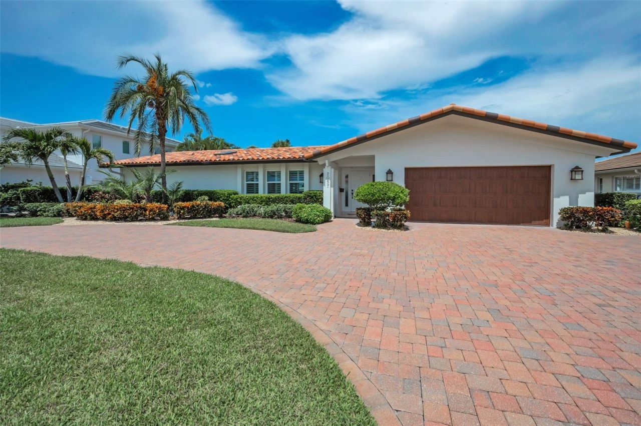 2057 Kansas Avenue Ne, Saint Petersburg, FL 33703 Photo