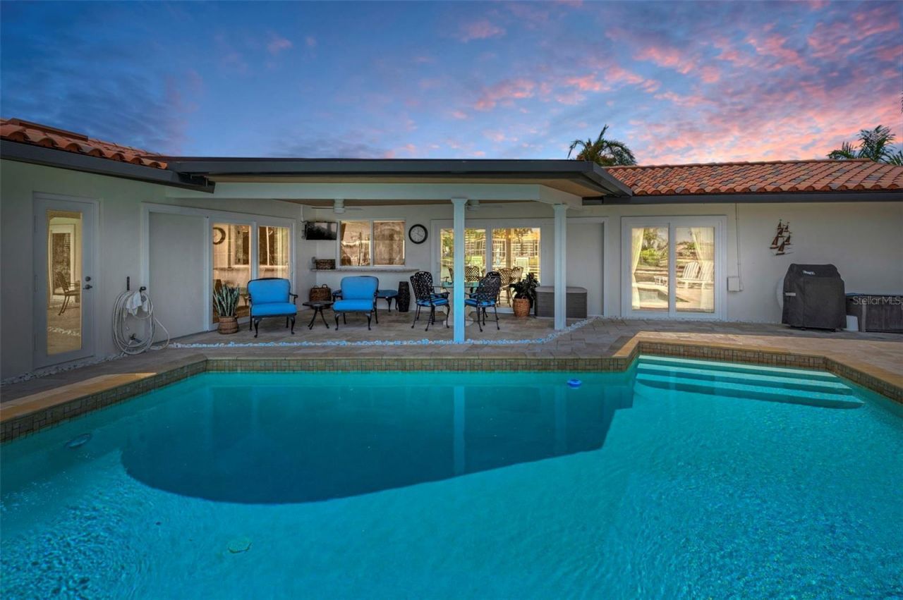 2057 Kansas Avenue Ne, Saint Petersburg, FL 33703 Photo