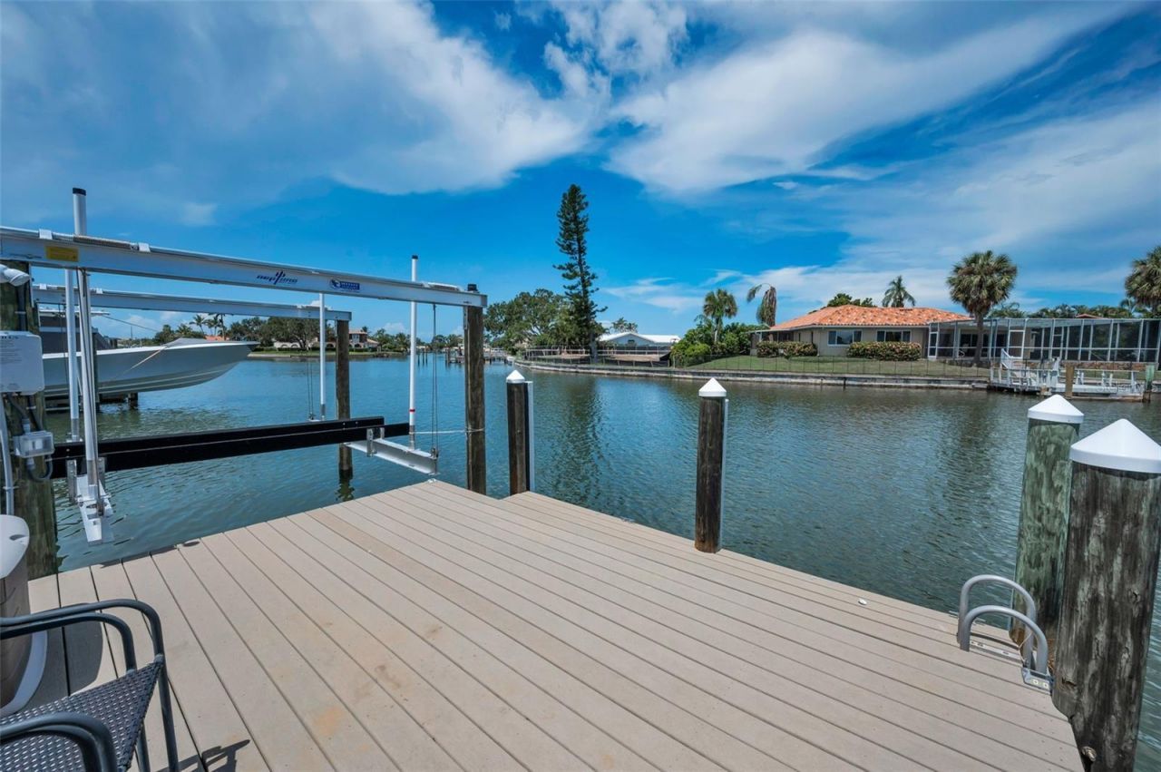 2057 Kansas Avenue Ne, Saint Petersburg, FL 33703 Photo