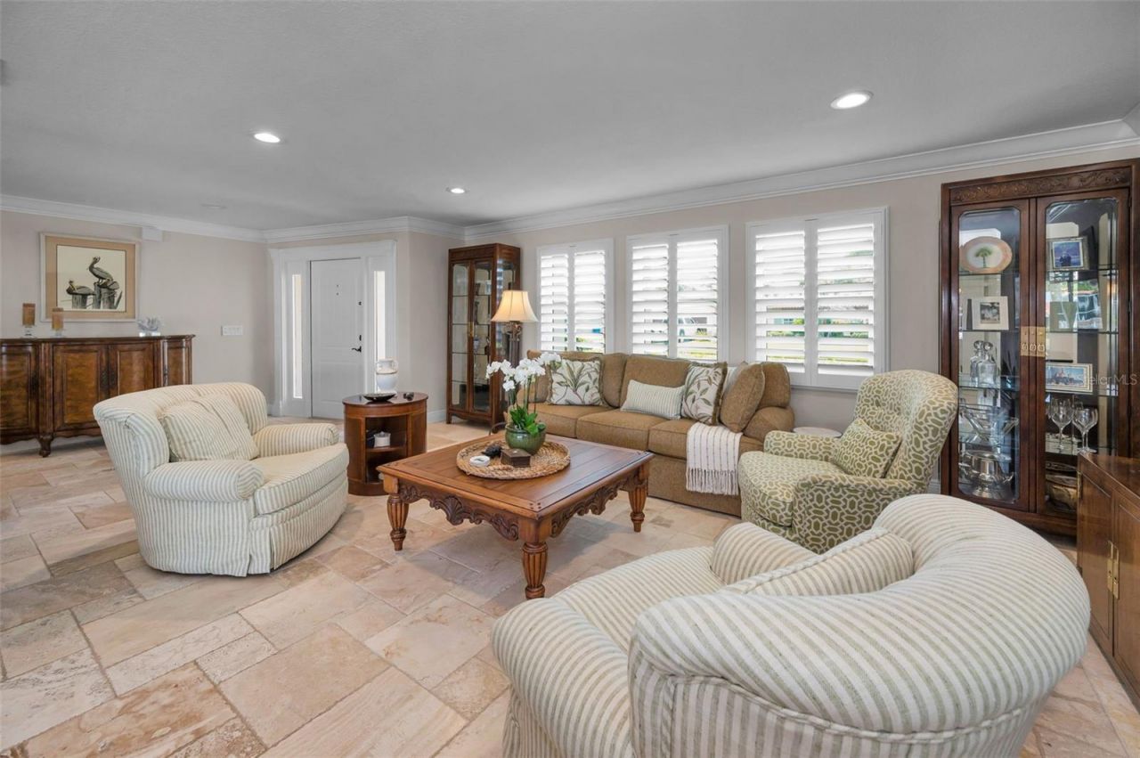 2057 Kansas Avenue Ne, Saint Petersburg, FL 33703 Photo