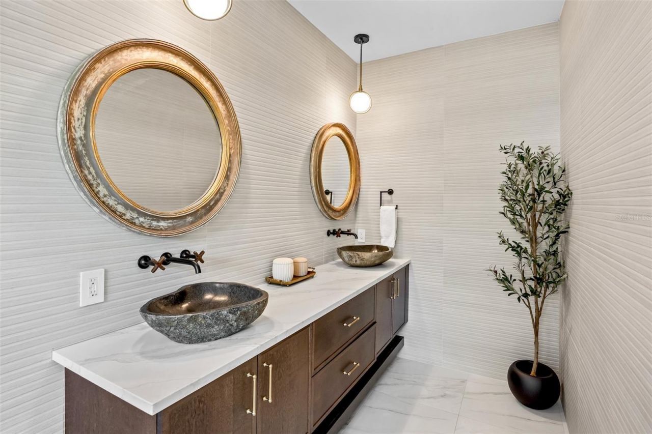 244 Willow Avenue, Anna Maria, FL 34216 Photo