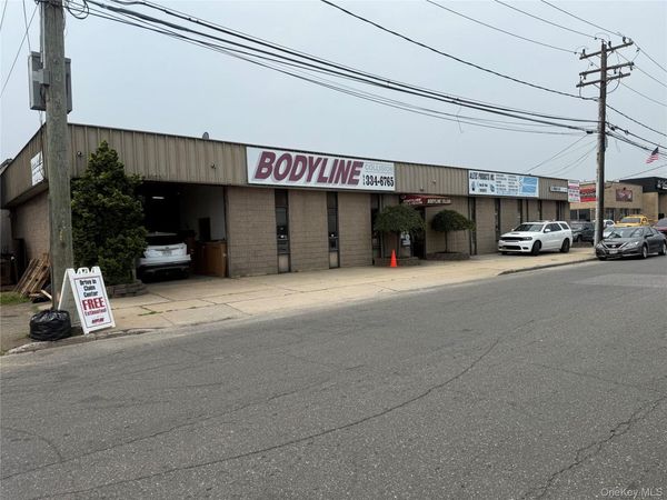 75 Urban Avenue, Westbury, NY 11590