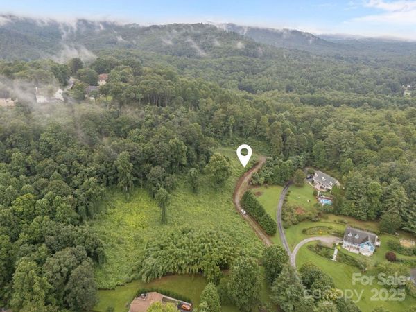 111 Stirling Lane, Hendersonville, NC 28791