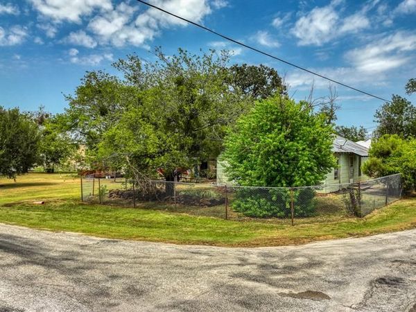 62 Travis Street, Santo, TX 76472