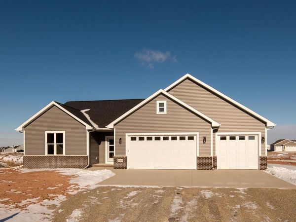 5304 FENCELINE LANE, Omro, WI 54963