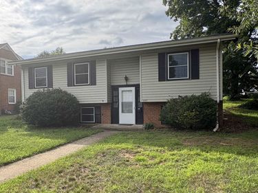 833 JEFFERSON AVE, WAYNESBORO, VA 22980