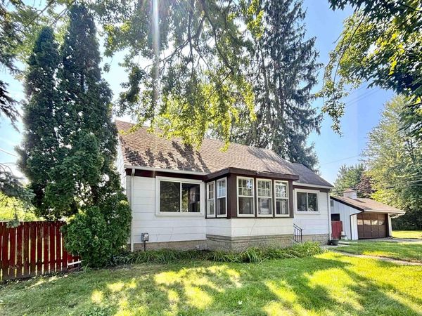 105 S Monroe, Blissfield, MI 49228