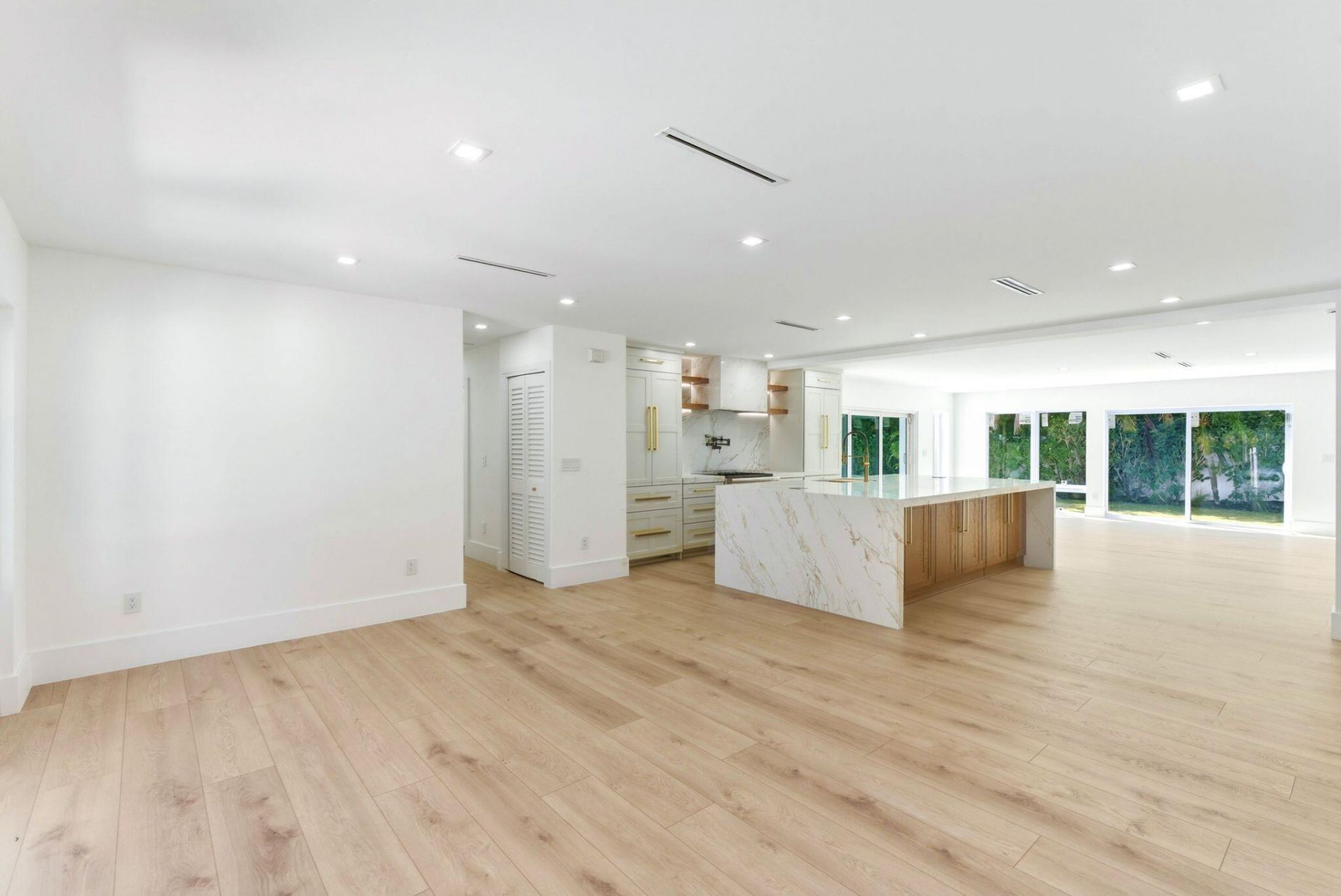 210 Gregory Road, West Palm Beach, FL 33405 Photo