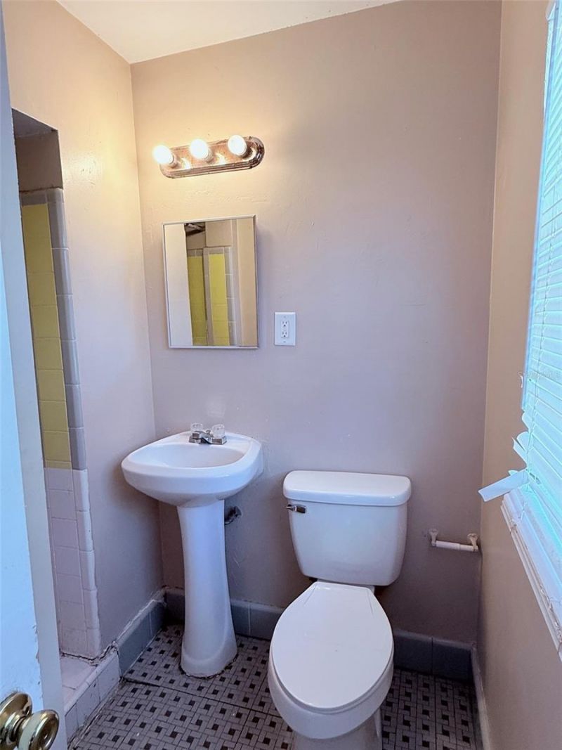 986 22nd Avenue S, Unit 3, Saint Petersburg, FL 33705 Photo