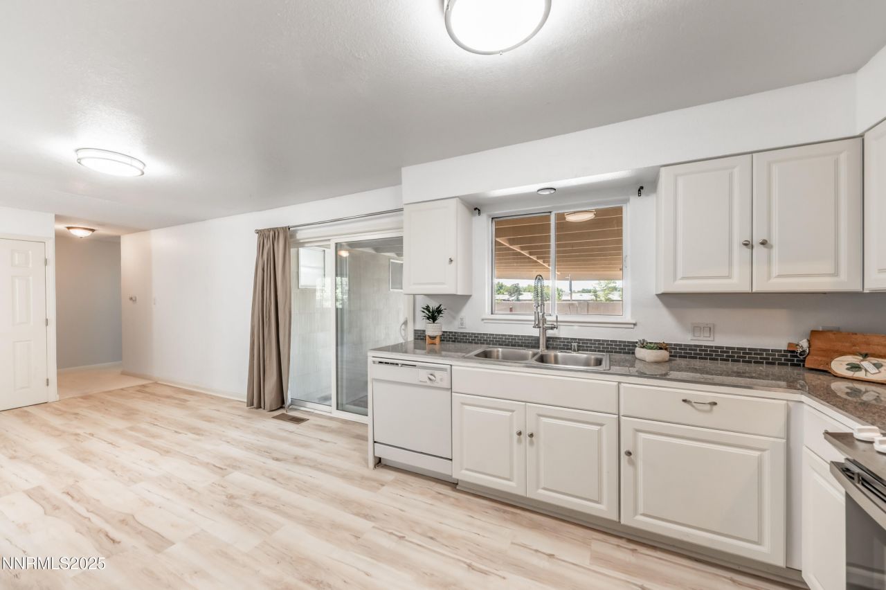 465 Lenwood Drive, Sparks, NV 89431 Photo