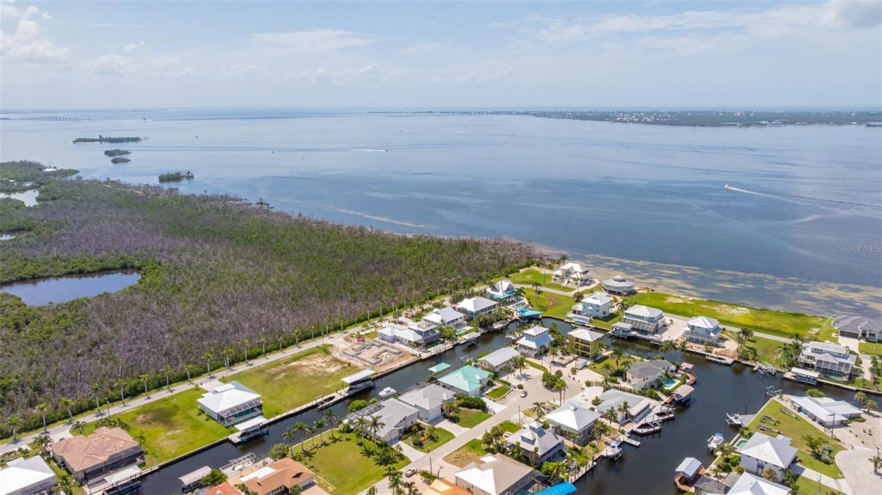 2372 Cherimoya Lane, Saint James City, FL 33956 Photo