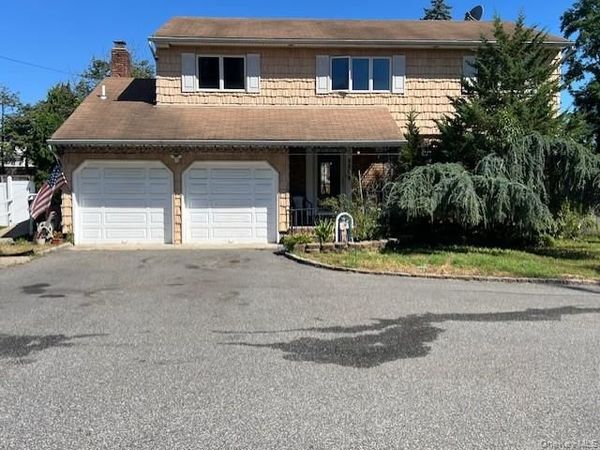 639 Townline Road, Hauppauge, NY 11788