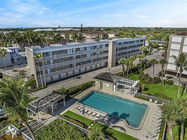 1536 Ocean Drive, Unit 201B, Vero Beach, FL 32963
