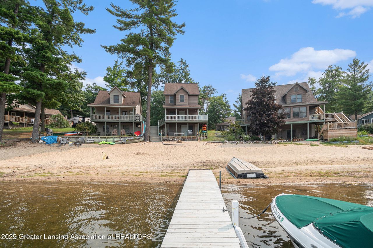 1418 Hillcrest Avenue, Harrison, MI 48625 Main Photo