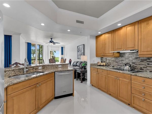 1060 Borghese LN, Unit 204, NAPLES, FL 34114