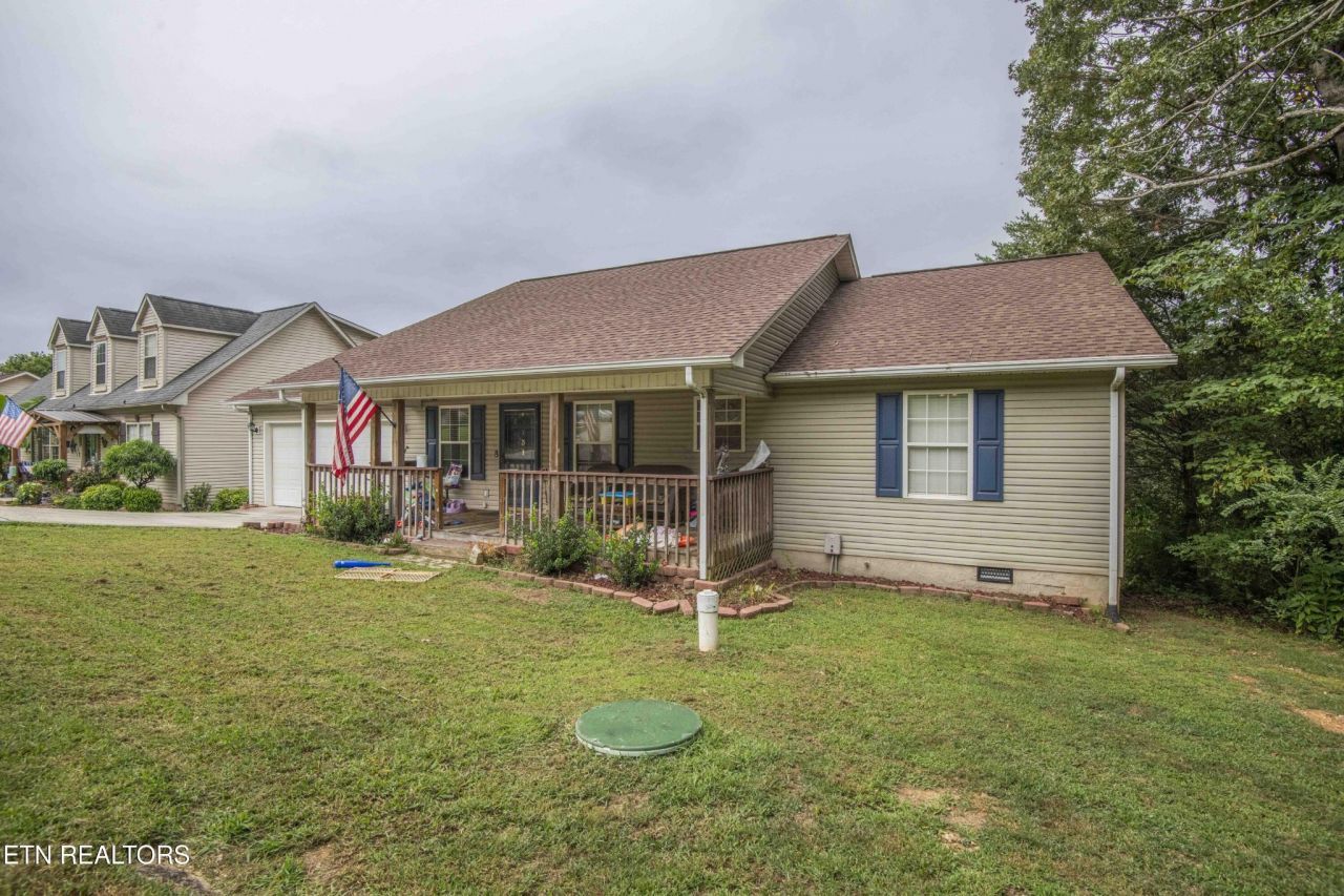 131 Newport Way, Kingston, TN 37763 Main Photo