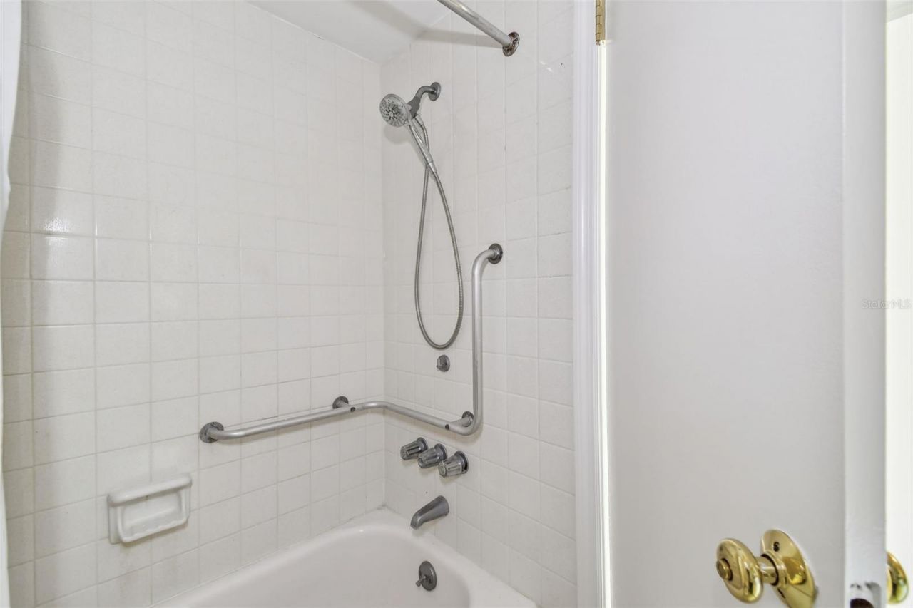 5095 Bay Street Ne, Unit 103, Saint Petersburg, FL 33703 Photo
