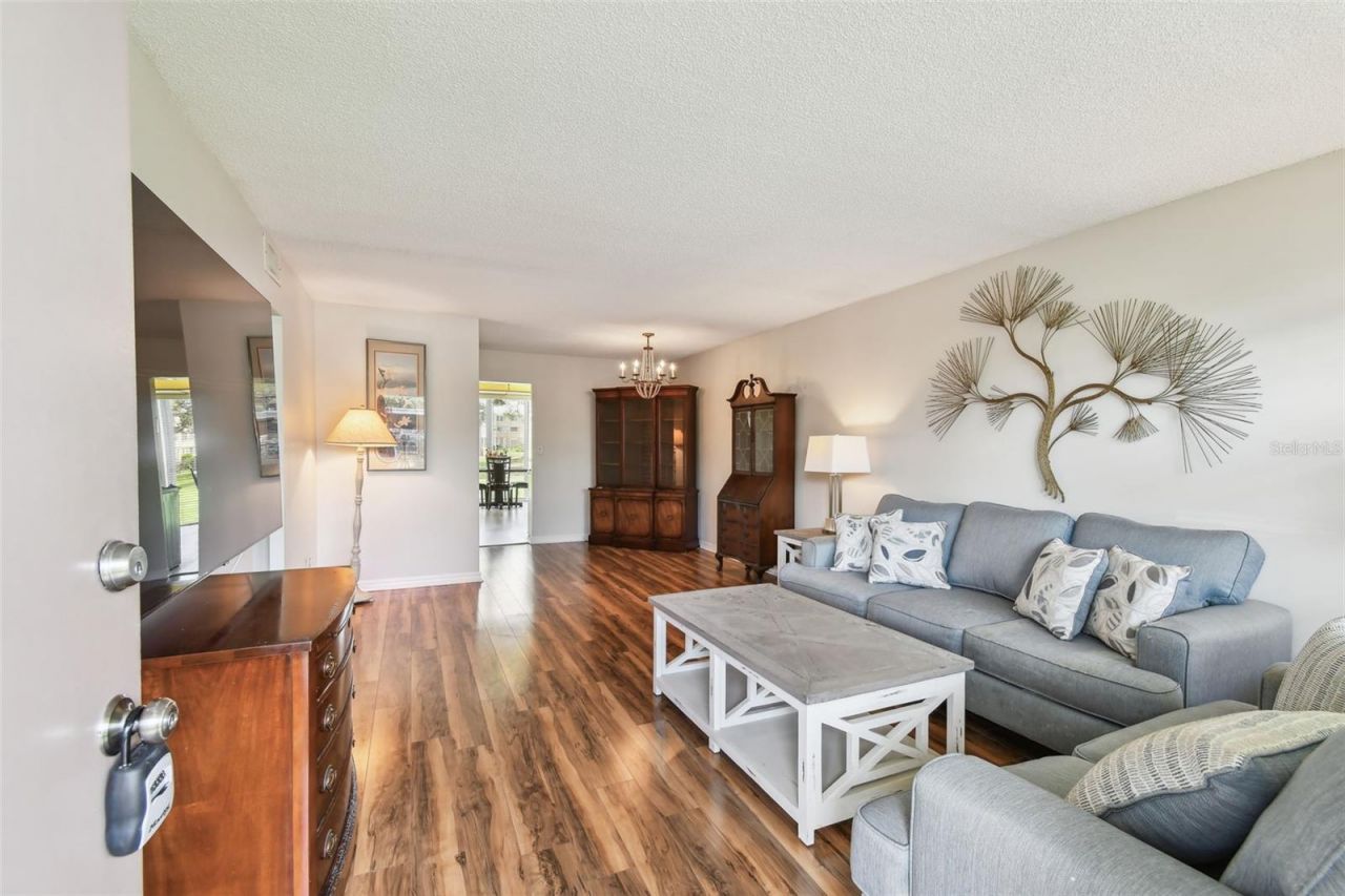 5095 Bay Street Ne, Unit 103, Saint Petersburg, FL 33703 Photo