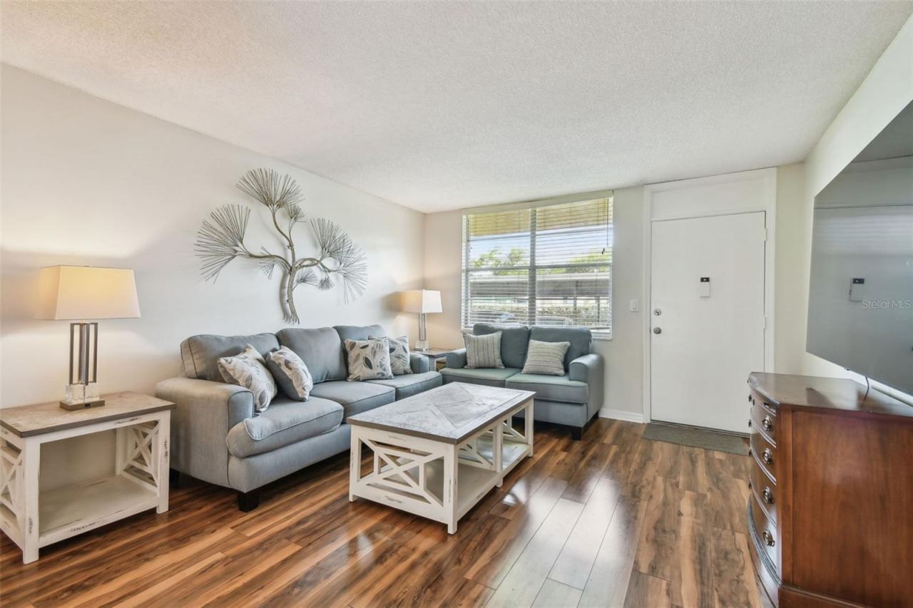 5095 Bay Street Ne, Unit 103, Saint Petersburg, FL 33703 Photo