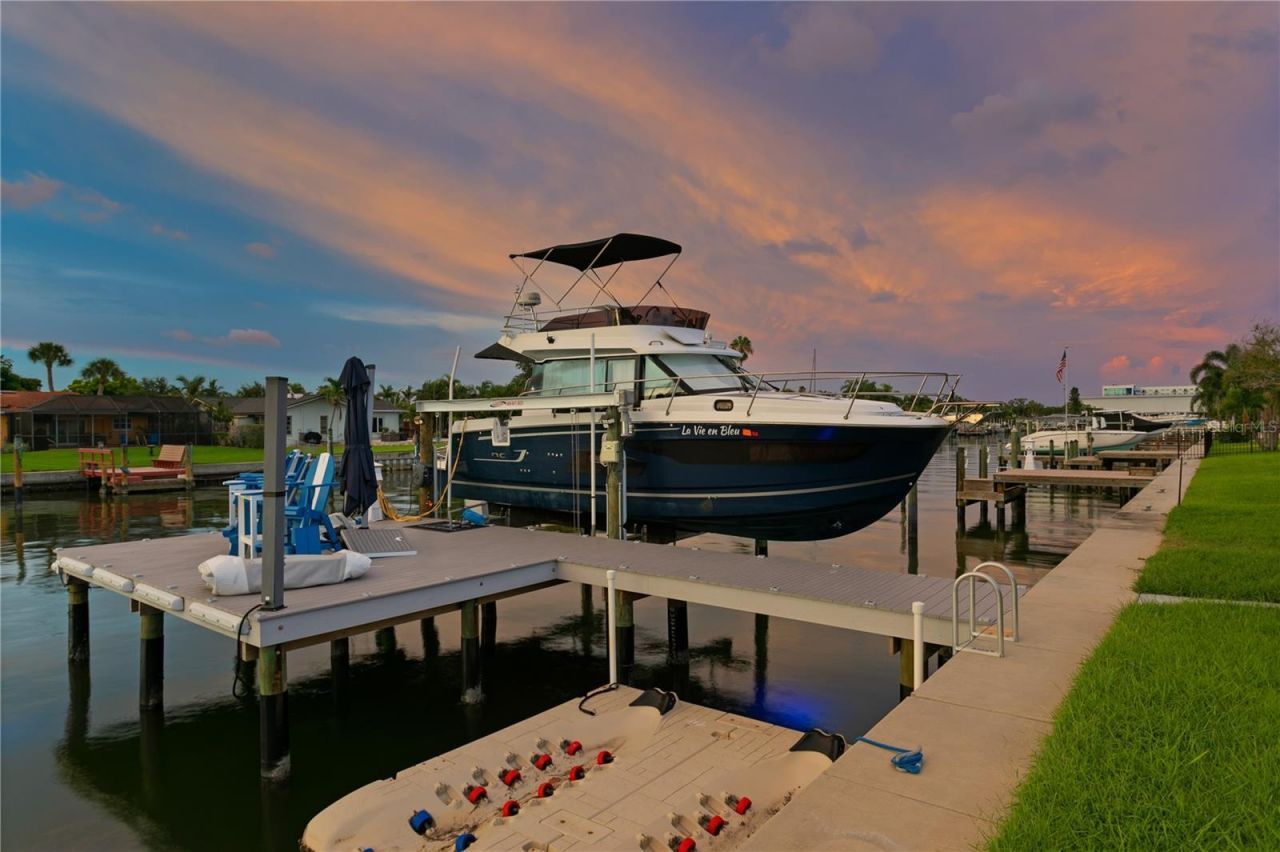 4001 48th Avenue S, Saint Petersburg, FL 33711 Photo