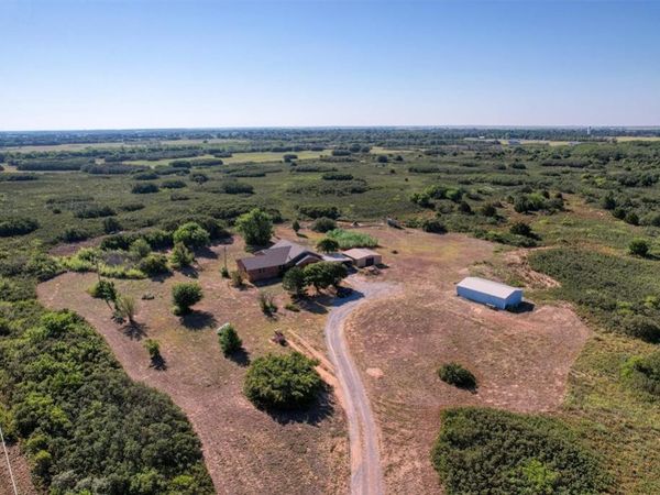 17458 E 1230 Road, Erick, OK 73645