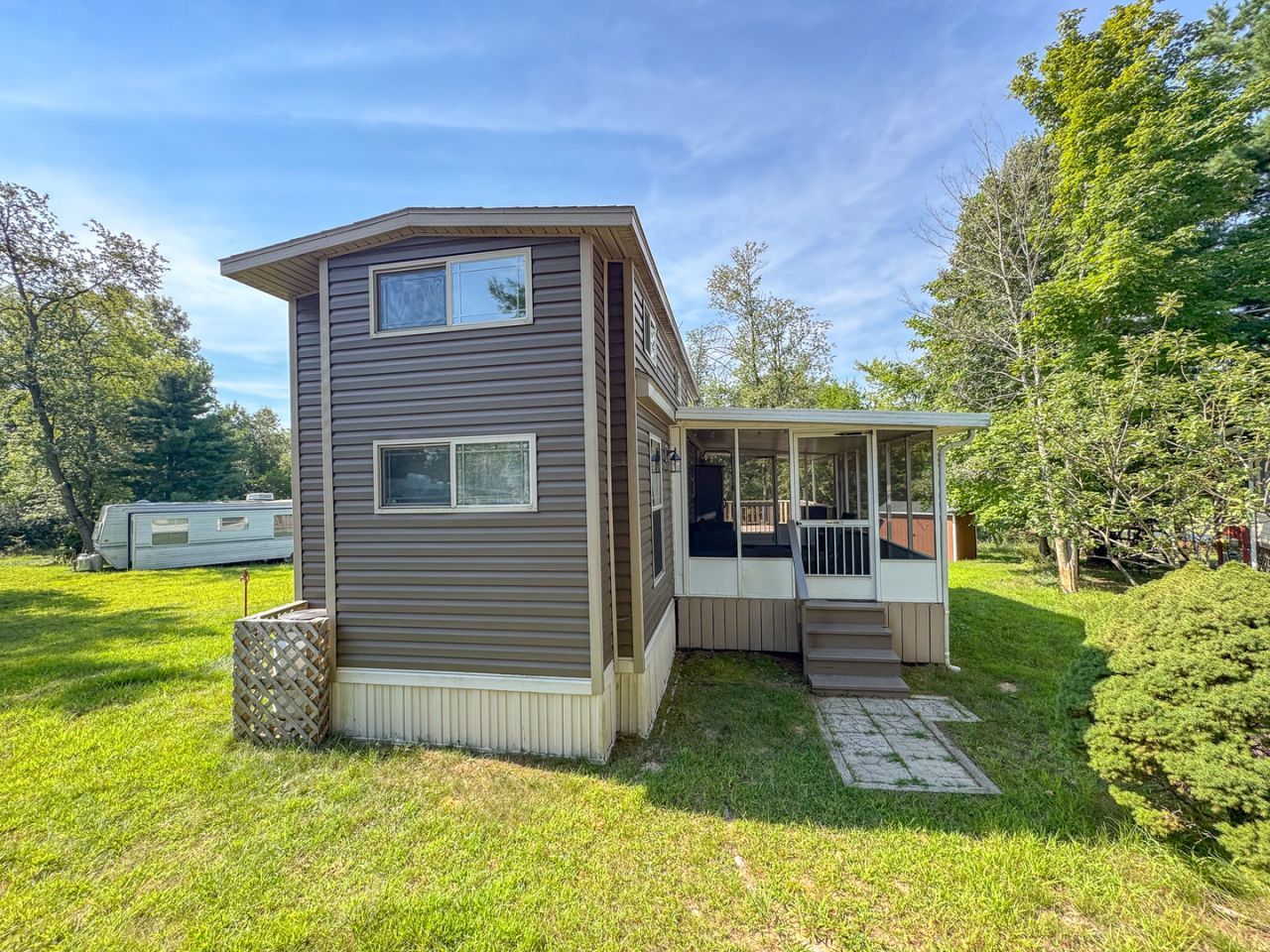 5/310&311 Woodhaven, Sublette, IL 61367