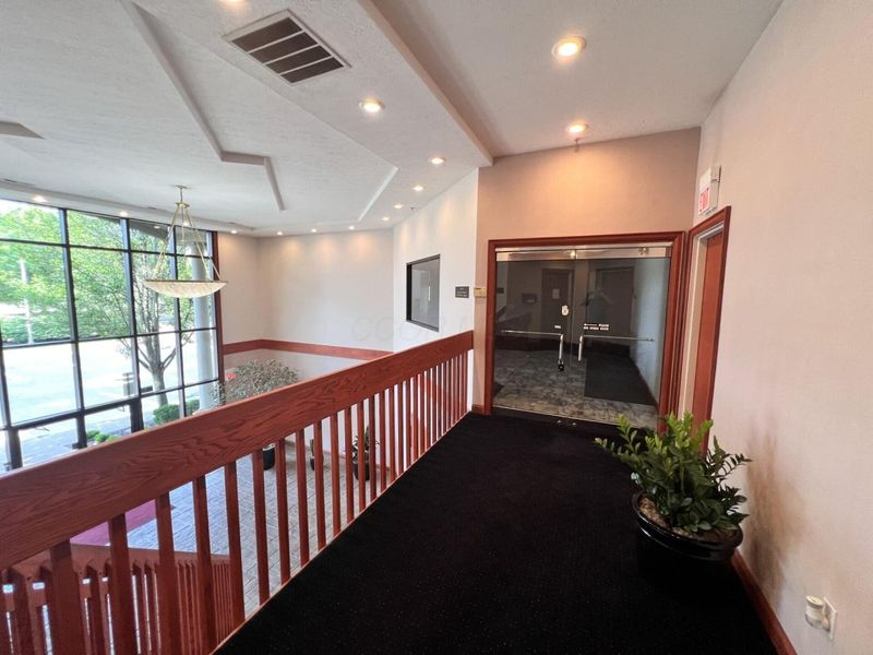 5060 Parkcenter Avenue , Dublin, OH 43017 Photo 11