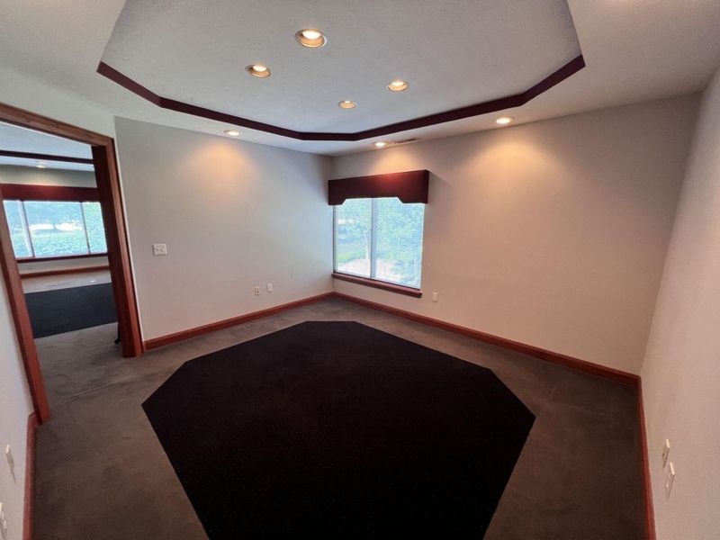 5060 Parkcenter Avenue , Dublin, OH 43017 Photo 14