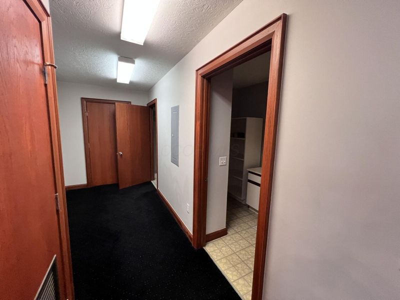 5060 Parkcenter Avenue , Dublin, OH 43017 Photo 16