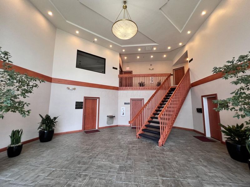 5060 Parkcenter Avenue , Dublin, OH 43017 Photo 8