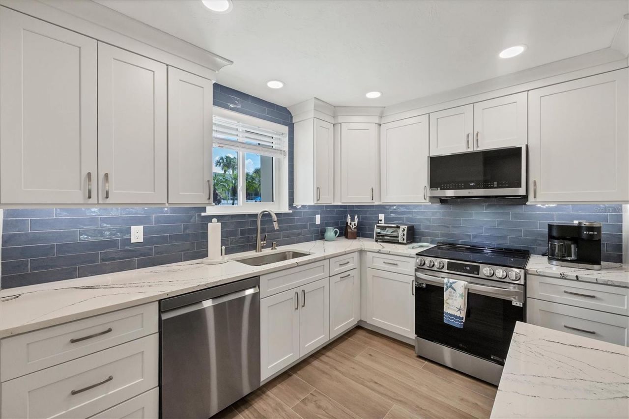 500 S Washington Drive, Unit 11A, Sarasota, FL 34236 Photo