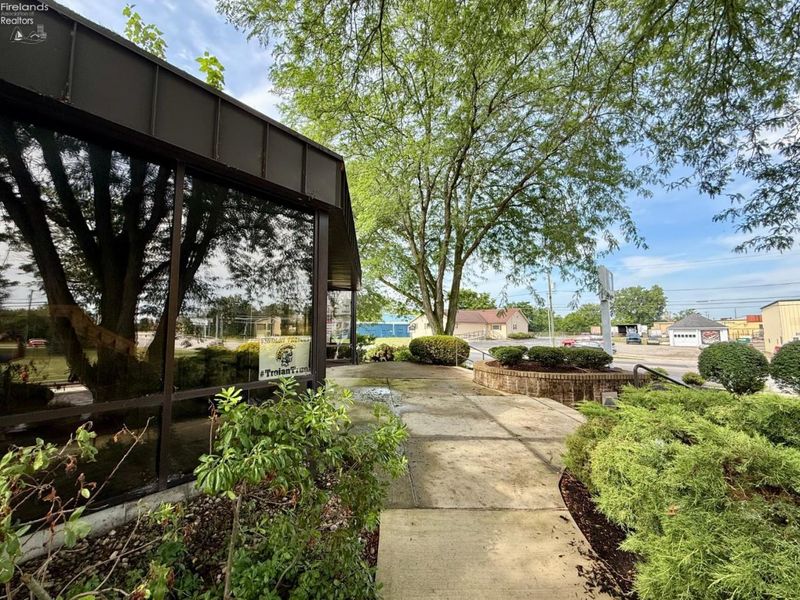 321 S Blanchard Street, Findlay, OH 45840 Photo 3