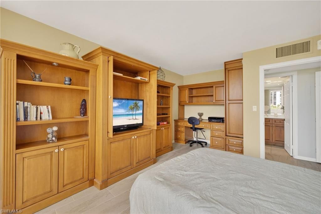 4001 Gulf Shore Blvd N, Unit 303, Naples, FL 34103 Photo