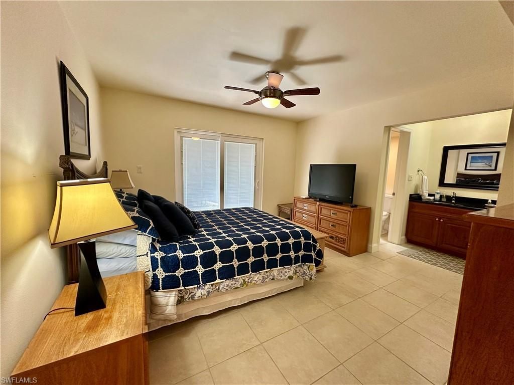 788 Park Shore Dr, Unit D20, Naples, FL 34103 Photo