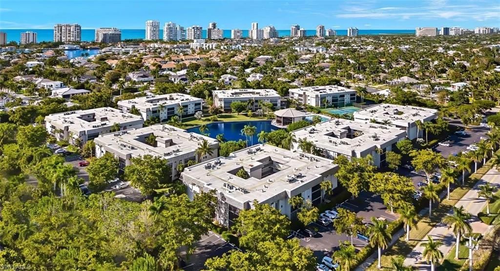 788 Park Shore Dr, Unit D20, Naples, FL 34103 Photo