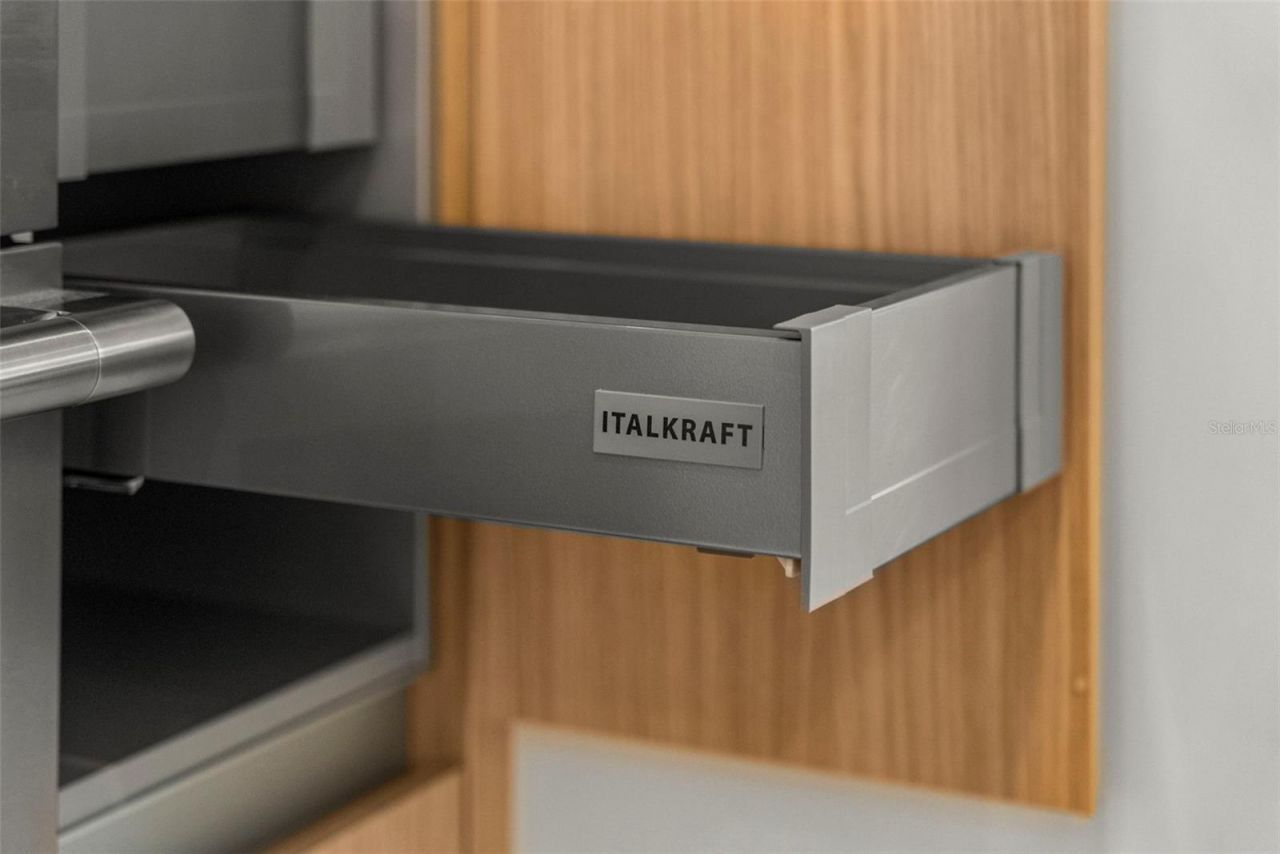 301 Quay Commons, Unit 1008, Sarasota, FL 34236 Photo