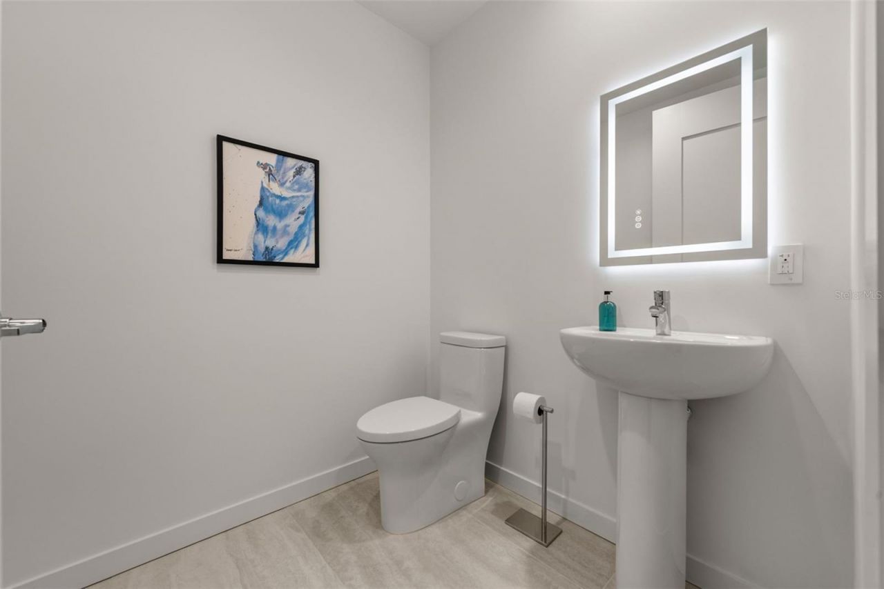 301 Quay Commons, Unit 1008, Sarasota, FL 34236 Photo