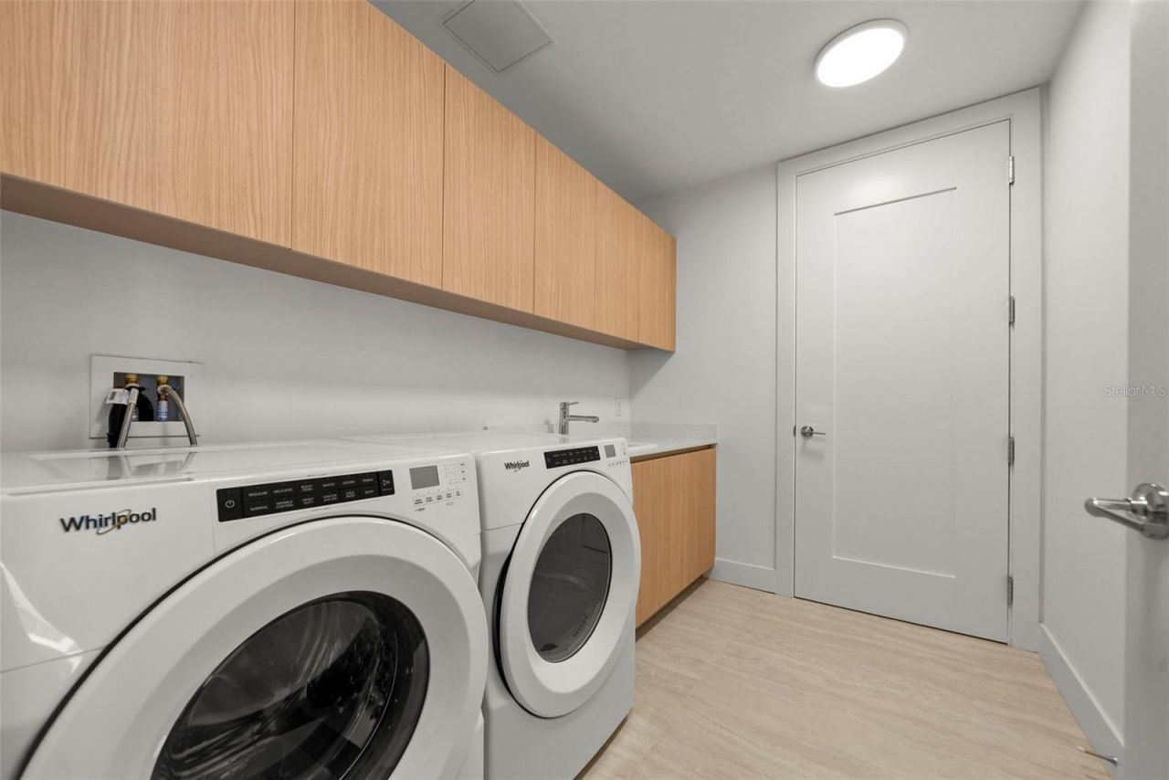 301 Quay Commons, Unit 1008, Sarasota, FL 34236 Photo