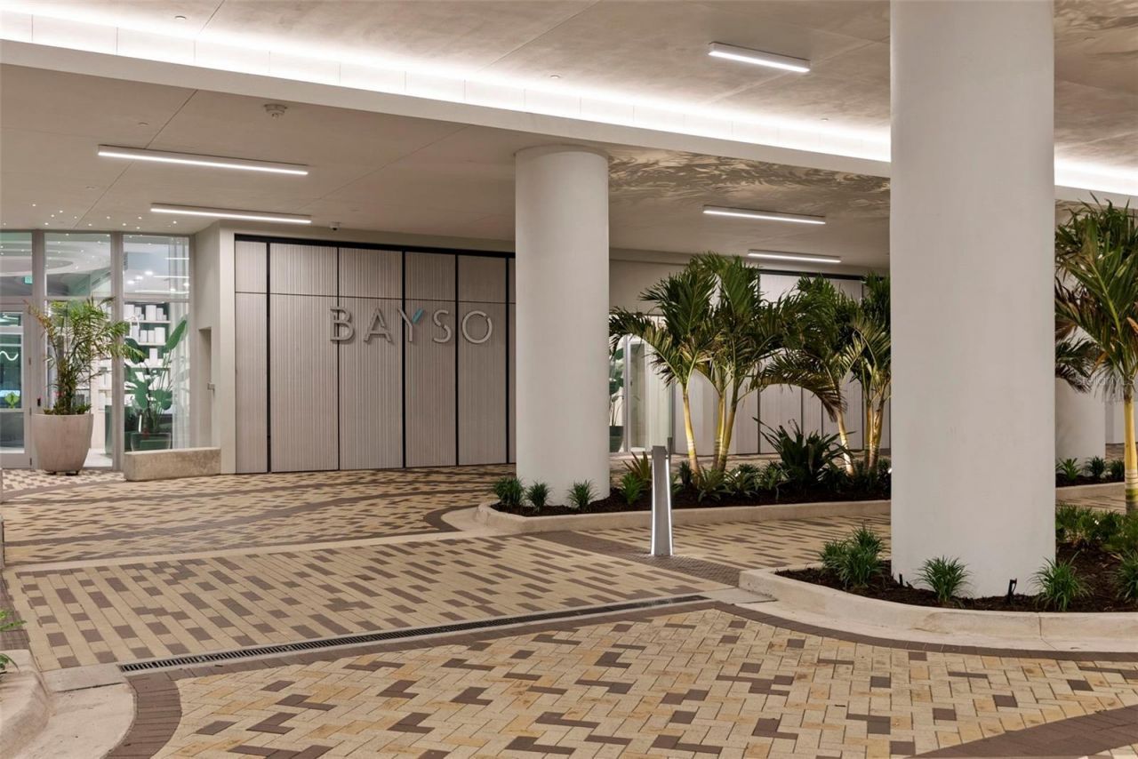 301 Quay Commons, Unit 1008, Sarasota, FL 34236 Photo