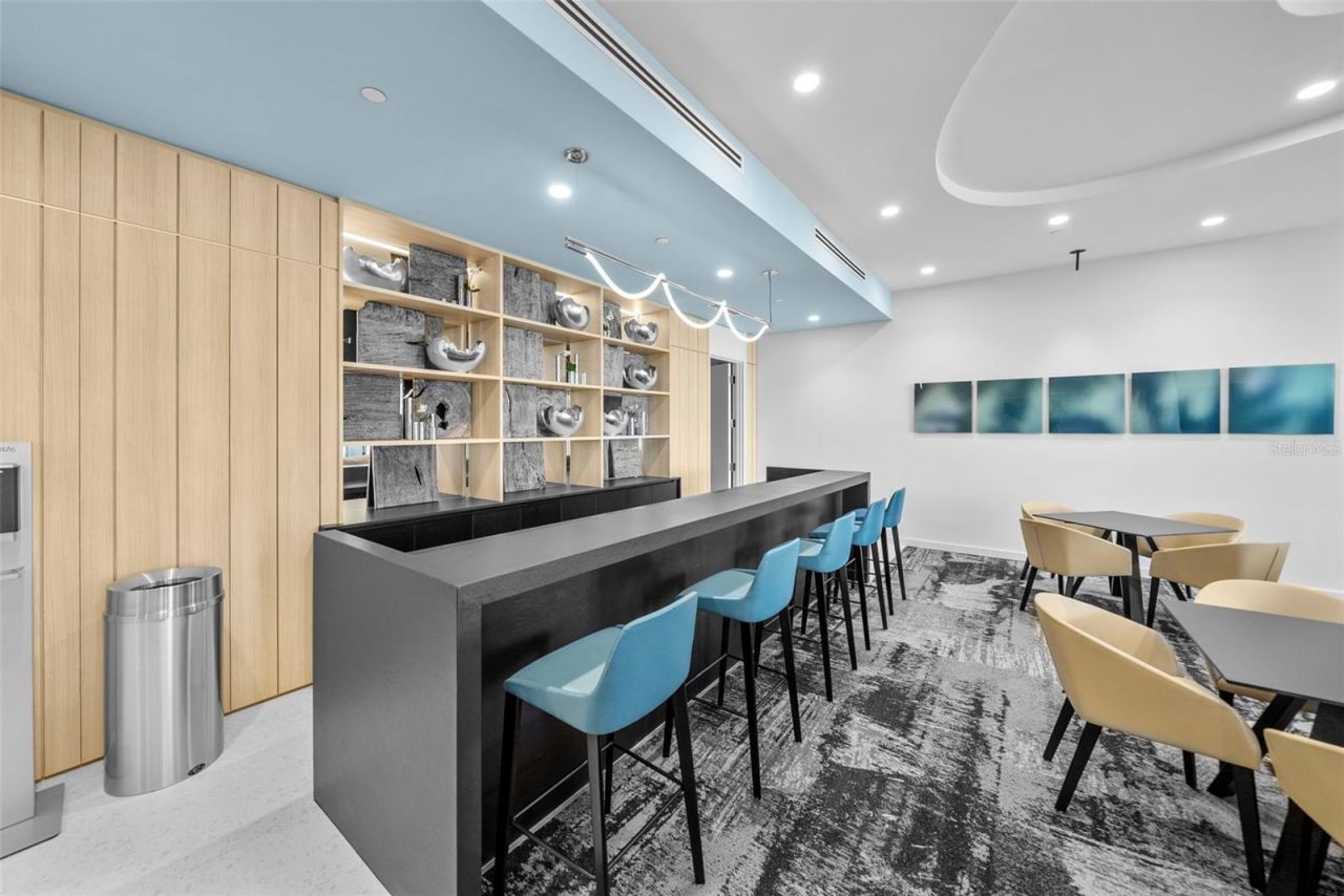 301 Quay Commons, Unit 1008, Sarasota, FL 34236 Photo