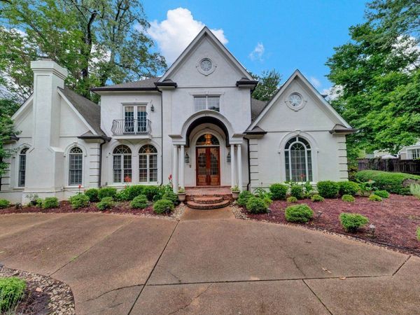 371 W CHERRY CIR, Memphis, TN 38117