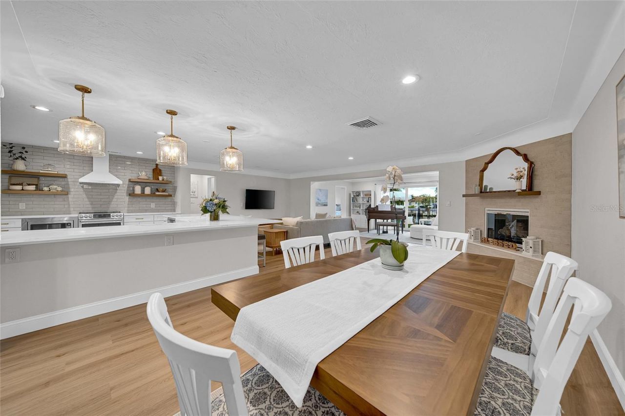 2025 Michigan Avenue Ne, Saint Petersburg, FL 33703 Photo