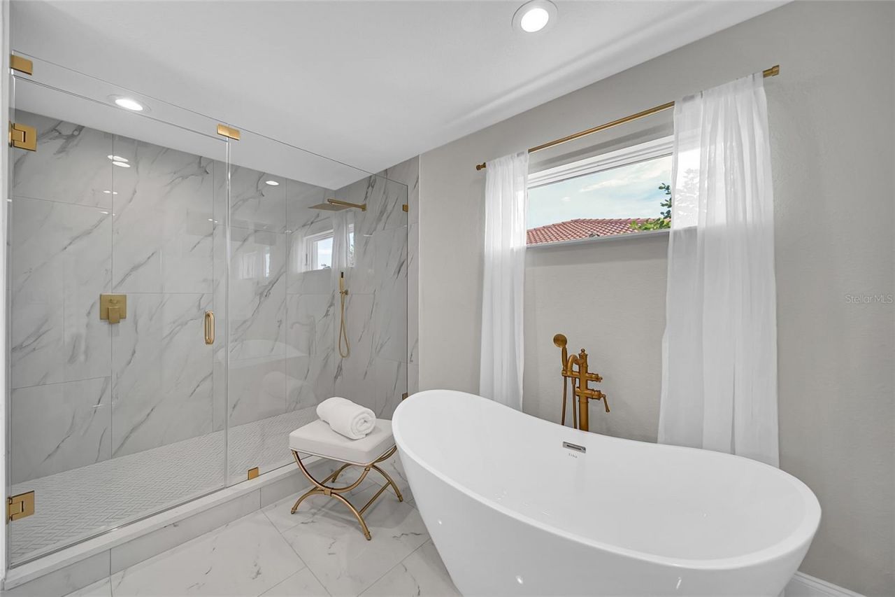 2025 Michigan Avenue Ne, Saint Petersburg, FL 33703 Photo