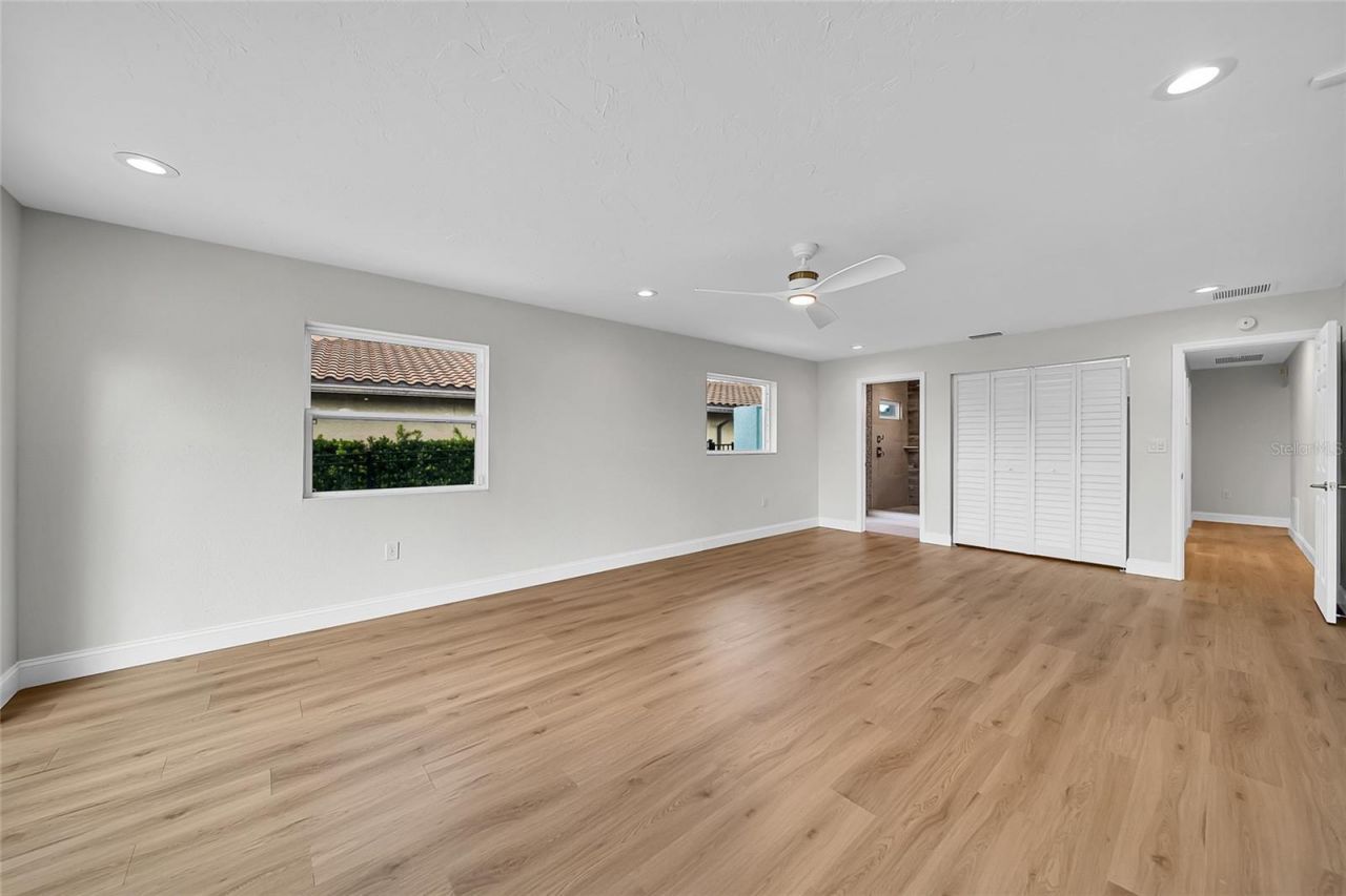 2025 Michigan Avenue Ne, Saint Petersburg, FL 33703 Photo