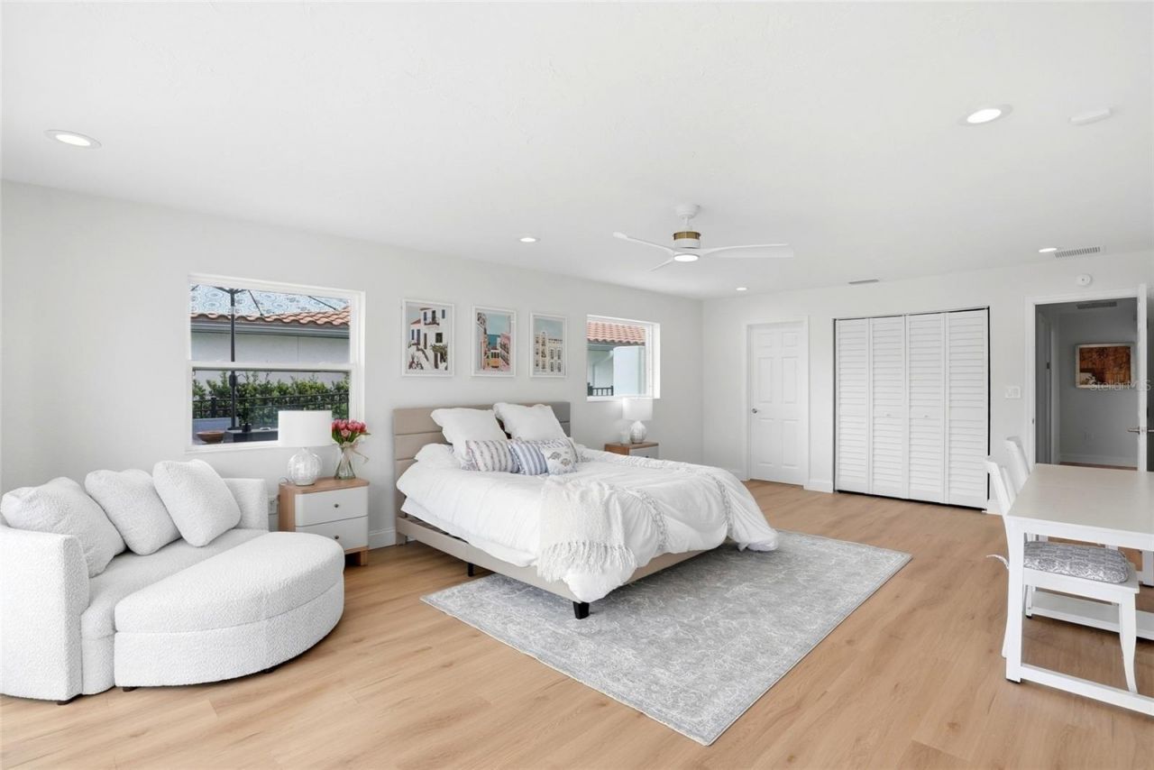 2025 Michigan Avenue Ne, Saint Petersburg, FL 33703 Photo