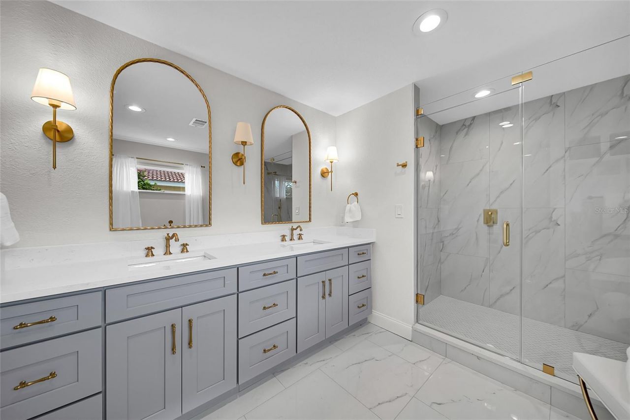 2025 Michigan Avenue Ne, Saint Petersburg, FL 33703 Photo